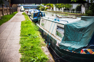 Fototapeta na wymiar Canal at Ladbroke Grove in the Royal Borough of Kensington and Chelsea, London, England, United Kingdom