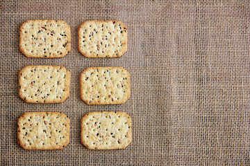 crispy diet crackers with cumin and quinoa seeds