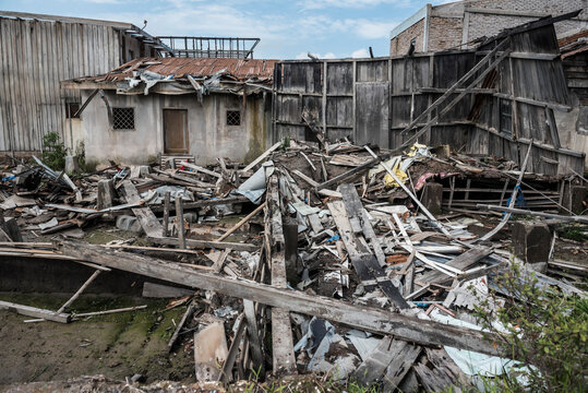 Ruins of Guru Kinayan Village, destroyed by the eruption of Sinabung Volcano, Berastagi (Brastagi), North Sumatra, Indonesia, Asia