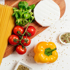pasta with tomatoes and basil
