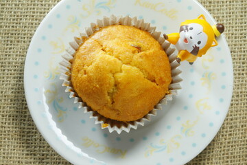 cupcake with toy