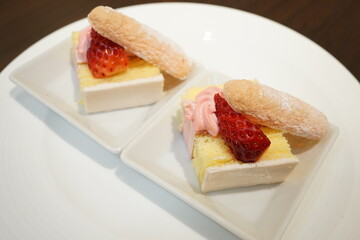 Strawberry and Cream Sponge Cake - イチゴ ケーキ ショートケーキ	
