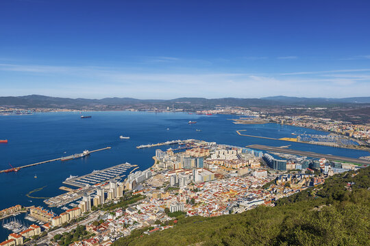 Wide view of the Bay of Gibraltar with Puente Mayorga in the background