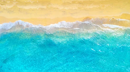 Poster Caribische badplaats. Vakantie reizen achtergrond. Oceaan kust met prachtige turquoise water en zee golven. Dominicaanse Republiek, Punta Cana © Nikolay N. Antonov