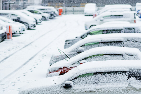 雪　降雪　積雪　駐車場　【 交通麻痺 の イメージ 】