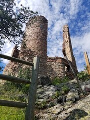 Naklejka premium Abandoned Castle Ruins and Grass in Sunlight on Colorado Hiking Trail