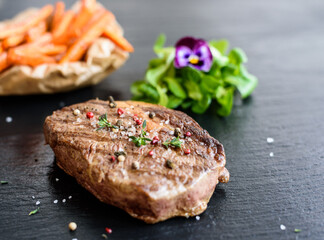 Frisch gegrilltes Steak