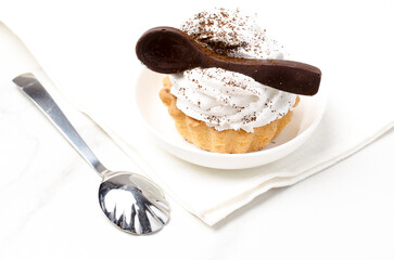 Cake basket with protein white cream.