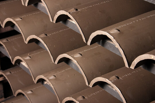 telhas cer&acirc;mica de barro crua