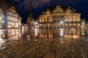 Altes Rathaus in der Hansestadt Bremen und Marktplatz