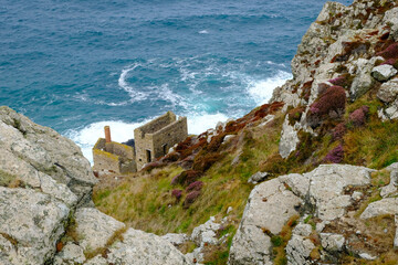 August 2018: Ruins of tin mining Pumping Engine House at Wheal Coates, St Agnes, Cornwall, UK