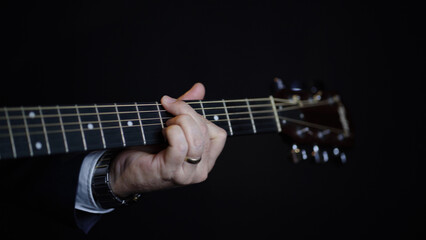Obraz na płótnie Canvas man acoustic guitar, guitar player, jazzman, classic guitar, violão, violonista, violão classico, classic guitar, jazz, blues