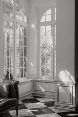 Intérieur du prestigieux château en noir et blanc