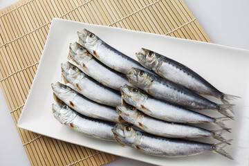 マイワシ　丸干し