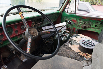 interior de bus, camion, basura, recolector basura, latinoamerica, guatemala