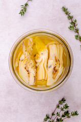 Canned slices of fried artichokes