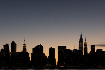 Fototapeta na wymiar Crescent Moon Over New York City
