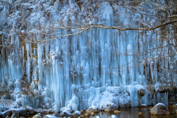 長野県木曽郡木曽町　白川氷柱群