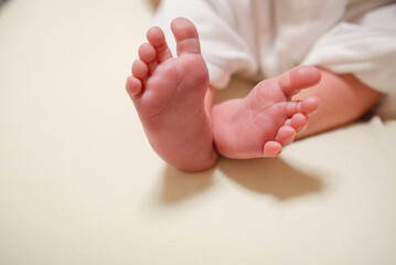 生まれたての新生児の足