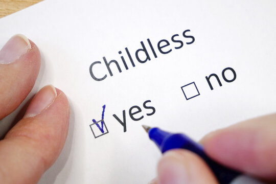 Childless - yes, no. The answer is in the test with a checkbox. Pen on a white sheet of paper.
