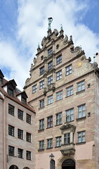 Historisches Bauwerk in der Altstadt von Nürnberg, Franken, Bayern