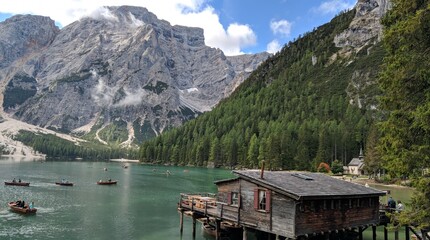 LAGO DI BRAIES DOLOMITI ITALIA