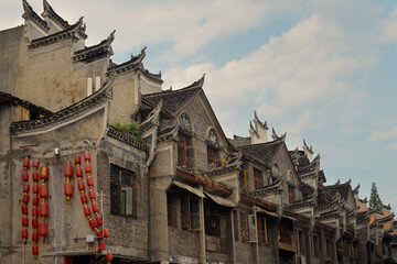 Fototapeta premium chinese temple in the city