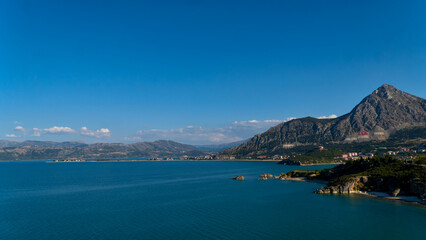 Obraz premium Isparta Egirdir Lake Road to Green Island