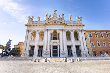 Fototapeta na wymiar large papal basilica in Rome. travel to Europe. Italy