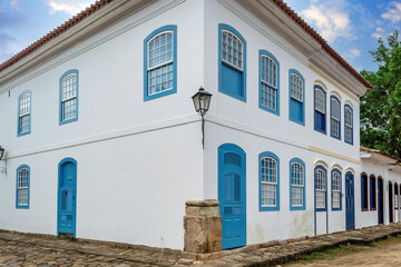 Fototapeta na wymiar Portuguese colonial style architecture building in Paraty, Brazil