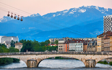 Naklejka premium Grenoble city view with the famous spherical cable car
