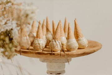 Petits cônes sucrés pour le goûter du baptême