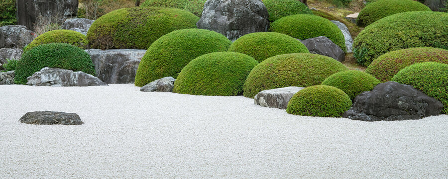 Japanese dry landscape garden background with copy space　枯山水庭園の背景 コピースペース