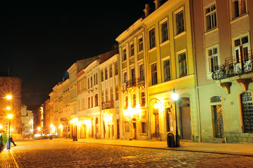 Fototapeta na wymiar The ancient city of Lviv at night