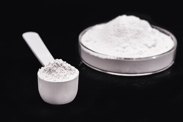 Calcium sulfate is a chemical compound represented by CaSO₄, it is an inorganic salt, with a rhombic structure, normally found in the solid state, used as a fertilizer.