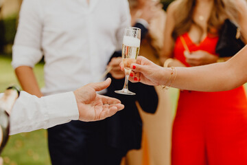 Servir le champagne
