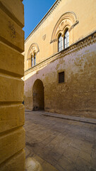 Fototapeta na wymiar Norman Gothic Windows in Mdina in Malta