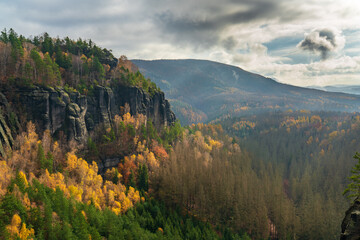 Rotkehlchenstiege. Herbst im Nationalpark Sächsische Schweiz