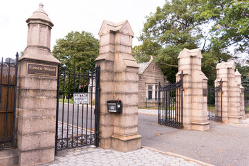 Fototapeta premium Green Wood Cemetery, Brooklyn, West 20th Street Entrance