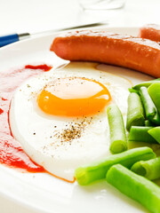 Egg sausages and green beans