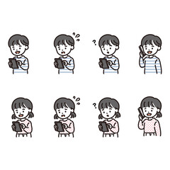 スマホを操作する男の子　女の子