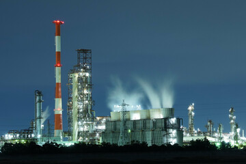 四日市の石油コンビナートの夜景