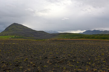 Vulkanasche- und Lavafeld - Landschaft bei Hella nahe dem Vulkan Hekla in Island