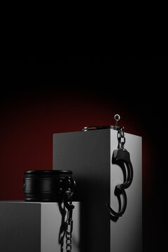 Lederfessel und Handschellen 