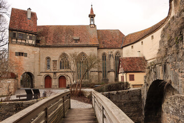 Fototapeta na wymiar Mittelalterliches Rothenburg; St. Wolfgangskirche und Klingenbastei