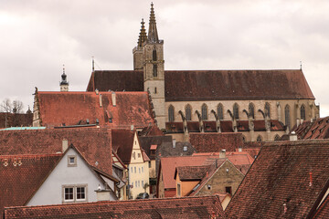 Obraz premium Mittelalterliches Rothenburg; Blick von Klingenschütt zur St.-Jakobs-Kirche