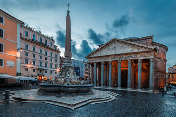 The Pantheon and Piazza della Rotonda early in the morning (Rome, Italy)