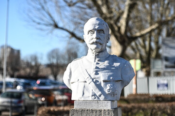 France Thionville buste general Foch hero guerre statue