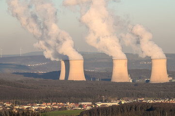 centrale nucleaire electricité environnement ecologie Cattenom Thionville Lorraine France planète...