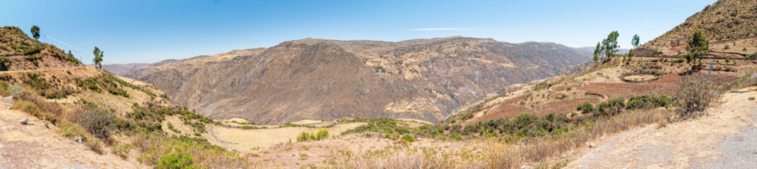 Fototapeta na wymiar Mountain landscapes of Peru on the way between Nazca and Cusco